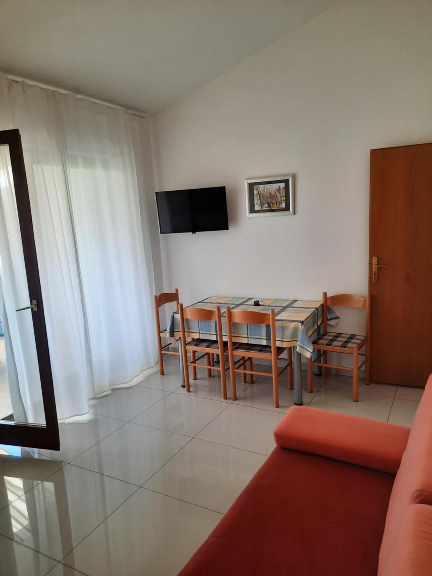 Apartmani Maver Sveti Filip i Jakov Exterior photo
